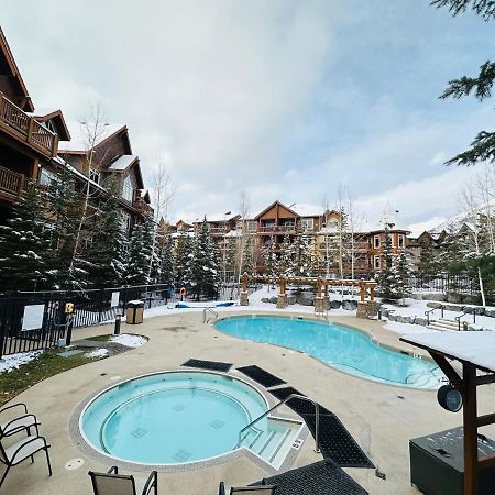 Апартаменти Canmore Mountain Retreat - Heated Pool & Hot-Tub Екстер'єр фото