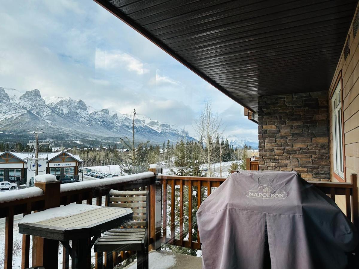 Апартаменти Canmore Mountain Retreat - Heated Pool & Hot-Tub Екстер'єр фото